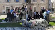 Saint-Pons-de-Thomières mobilisé : 40 volontaires nettoient la ville lors d'une opération de ramassage