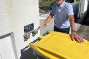 Stop aux poubelles renversées : un Varois invente le système Isyblock commercialisé
