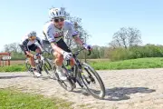 Tadej Pogacar vise l'exploit historique du Grand Chelem sur les Monuments cyclistes
