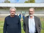 Étaules rebaptise son stade en hommage à Gérard Rocheteau lors d'un match de gala