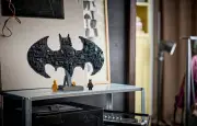 Test du Bat-Signal LEGO : 678 pièces pour un hommage collector à Batman