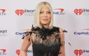 Tori Spelling et ses enfants indemnes après un grave accident de voiture en Californie