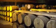 Trump supprime les droits de douane sur le whisky écossais après la visite du roi Charles III