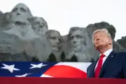 Trump utilise les statues pour imposer sa vision glorifiée de l'histoire américaine