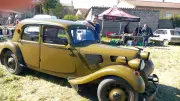 Une Citroën Traction Avant kaki, témoin de l'Histoire et de la Seconde Guerre Mondiale