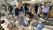 Uzès lance sa saison 2026 avec le 36e marché des potiers sur la place aux Herbes