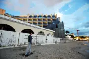 Vente officielle de l'hôtel Garden Beach à Juan-les-Pins à un groupe de luxe