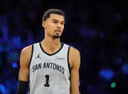 Victor Wembanyama sorti sur commotion, les Spurs et les Celtics surpris en play-offs NBA