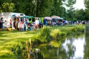 Vide-greniers et brocantes : les règles à connaître pour éviter de lourdes amendes