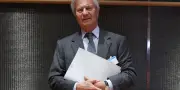 Vincent Bolloré défend sa stratégie éditoriale chez Grasset face aux départs