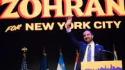 Zohran Mamdani, 34 ans, élu maire de New York, une première historique