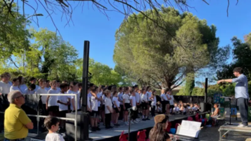 110 écoliers de Saint-Maximin et Saint-Siffret enchantent avec le conte musical "Les aventures de Flamme"