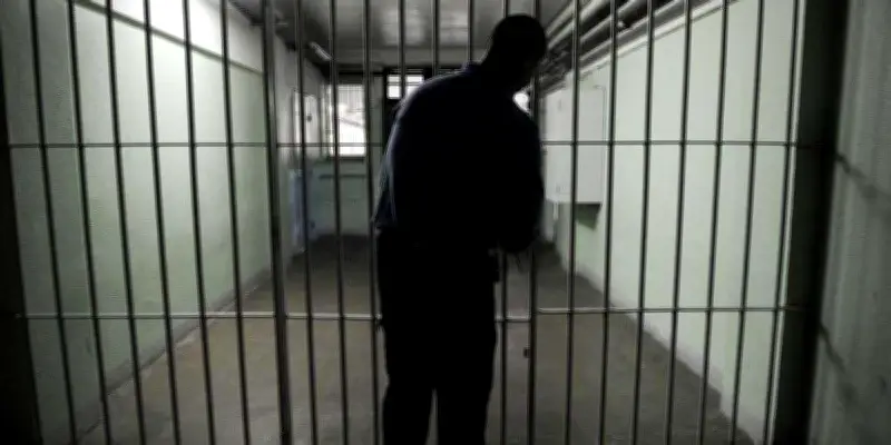 18 mois ferme pour violences conjugales avec un marteau à Saintes