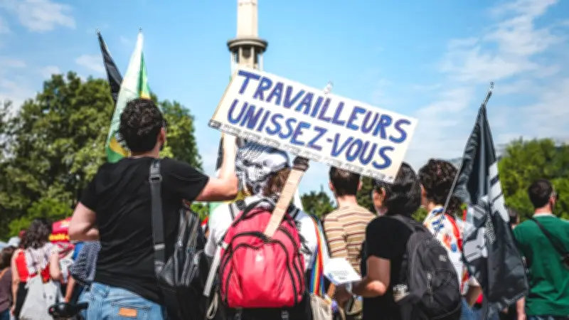 1er Mai 2026 : 300 000 manifestants selon les syndicats, 158 000 pour le gouvernement
