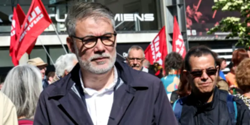 1er mai : Olivier Faure enfariné à Amiens, le PS lui apporte son soutien