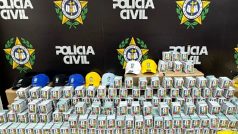 200 000 faux stickers Panini de la Coupe du monde 2026 saisis au Brésil