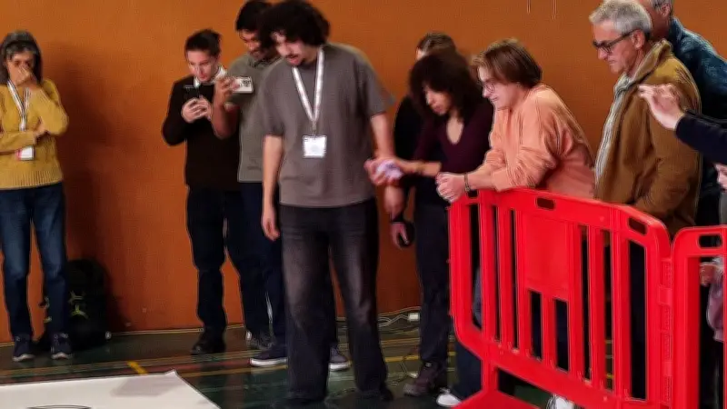 20e tournoi de robotique à Milhaud : ateliers et compétitions