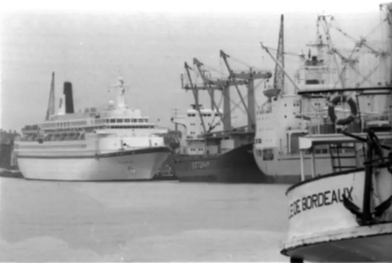 26 mai 1986 : cinq navires amarrés ensemble à Bordeaux