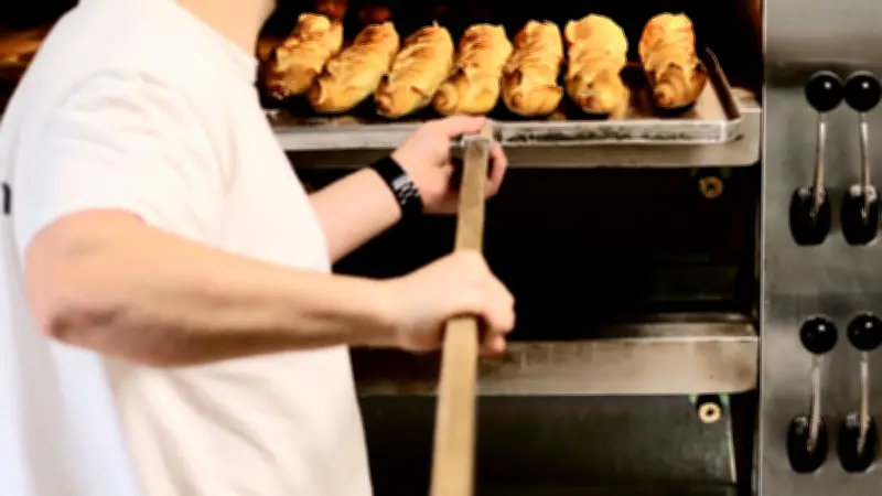 3 500 postes à pourvoir : les Compagnons ouvrent une école de boulangerie en Seine-et-Marne