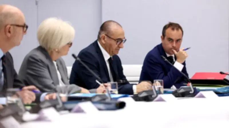 6 milliards d'économies pour 2026 : les ministres redoutent le couperet