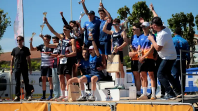 600 triathlètes et une ville en fête pour le premier triathlon de Marseillan