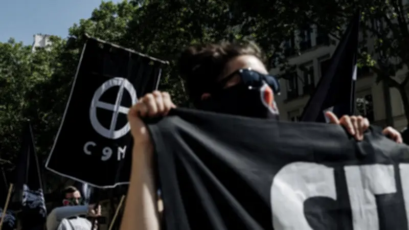 9 militants d'ultradroite armés interpellés à Paris avant une manifestation interdite