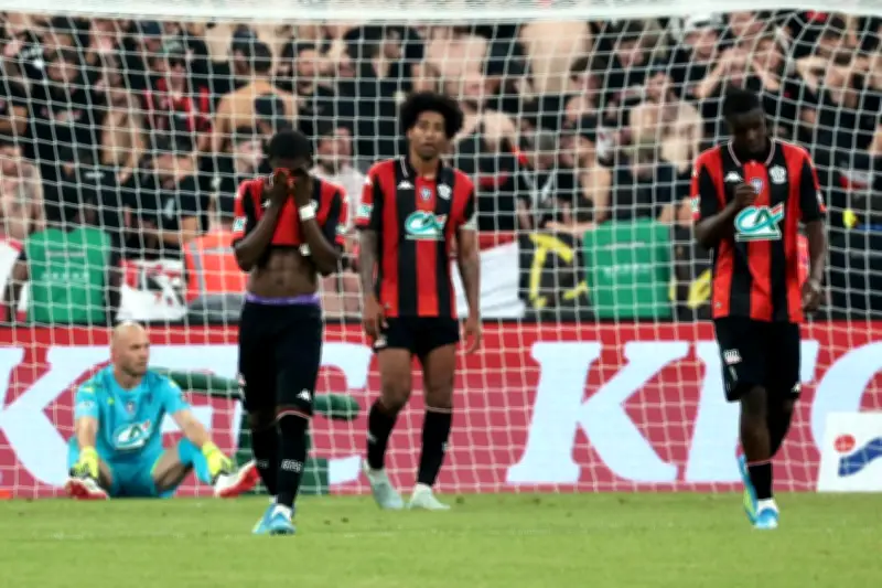 «Ça fait très mal» : la réaction des joueurs de l'OGC Nice après la défaite en finale