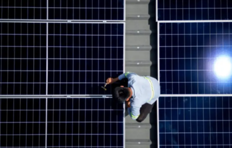 Abandon du projet de giga-usine solaire Carbon à Fos-sur-Mer