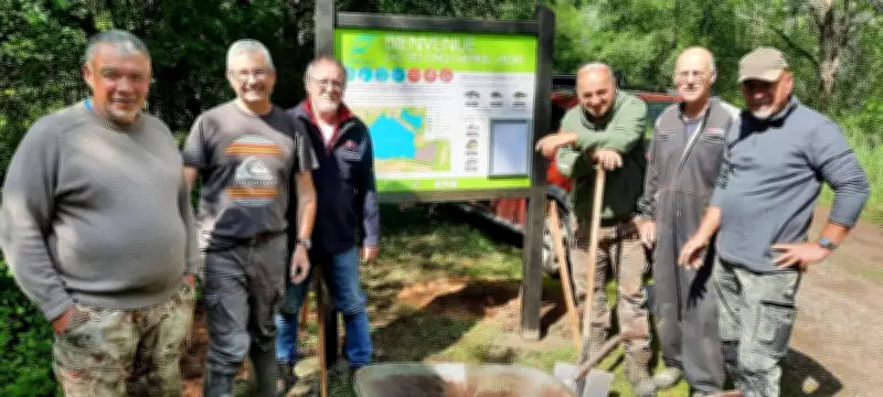Abzac : pose de panneaux pédagogiques au lac des Cinq Chemins