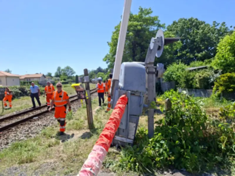 Accident à Libourne : une voiture heurtée par un TER, les occupants en fuite
