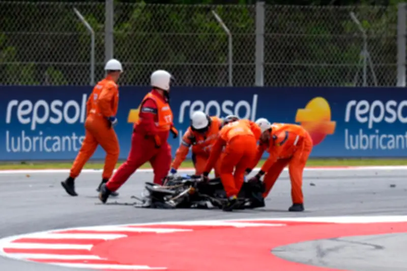 Accident spectaculaire d'Alex Marquez au GP de Catalogne, course interrompue