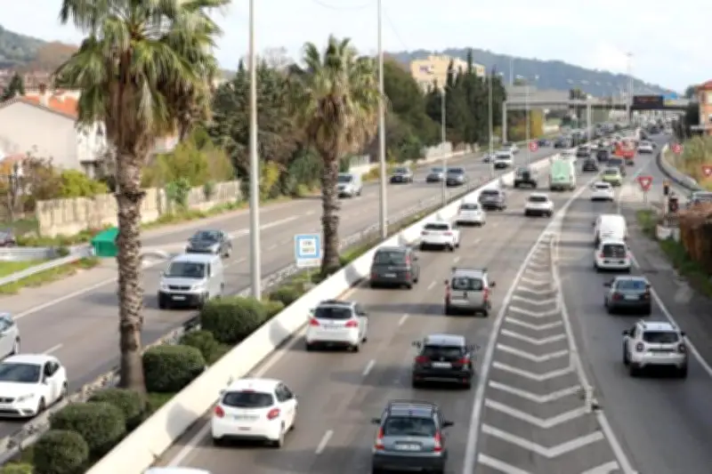 Accident sur l'A50 : autoroute coupée vers Marseille, sortie obligatoire