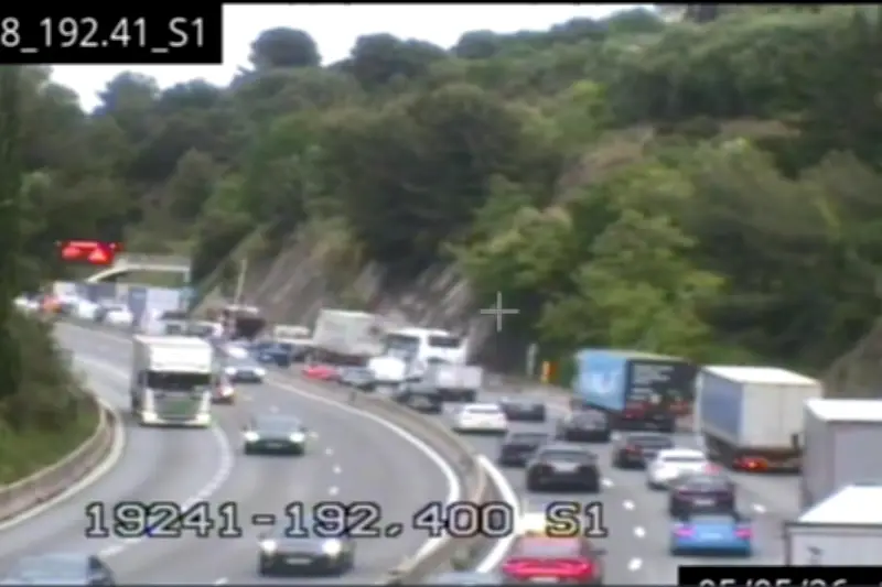 Accident sur l'A8 à Nice : trafic paralysé, 50 minutes de retard