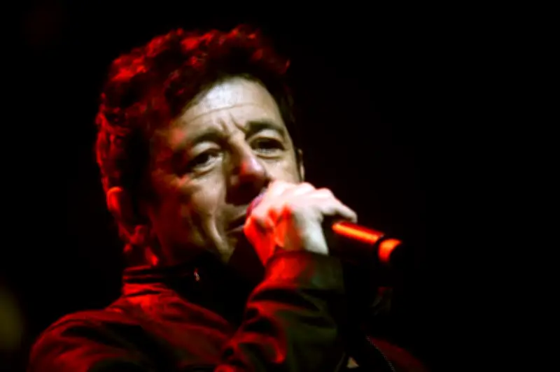 Accusations contre Patrick Bruel : des fans revendent leurs places