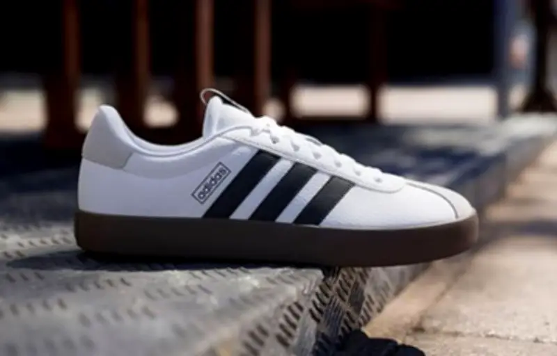Adidas VL Court 3.0 à -27% : des baskets intemporelles à prix réduit