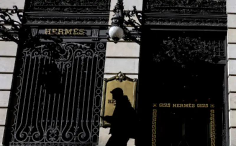 Affaire Hermès-LVMH : avocats et notaire mis en examen à Paris