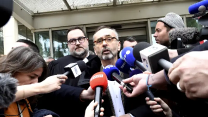 Affaire Ménard : audience fixée au 30 septembre pour refus de mariage