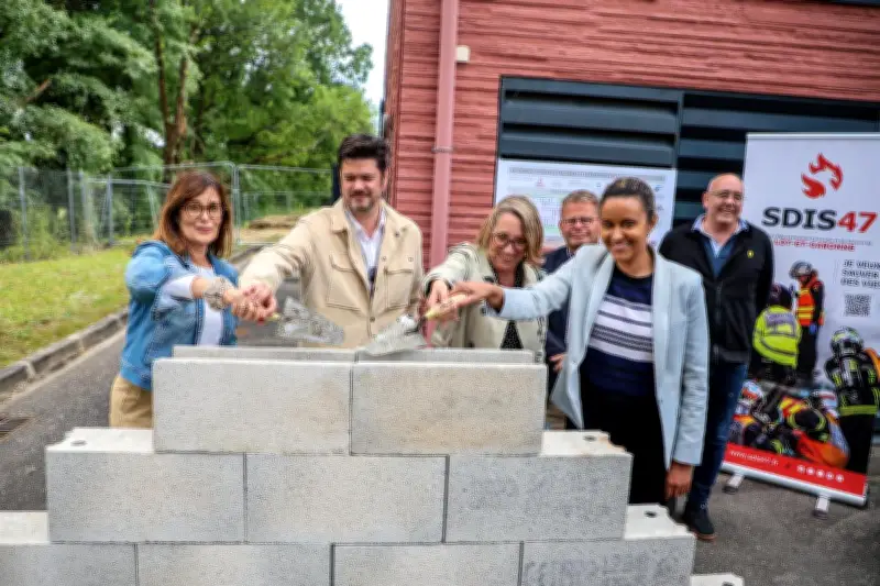 Agrandissement du centre d'appels d'urgence du Lot-et-Garonne : pose de la première pierre