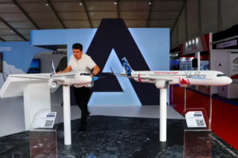 AirAsia commande 150 Airbus A220-300 : un accord historique
