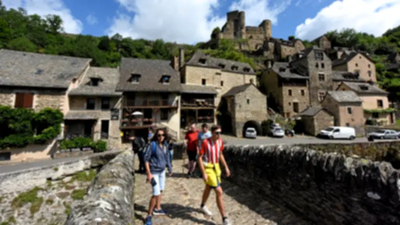 Airbnb en Aveyron : le tourisme rural bouleversé par les meublés