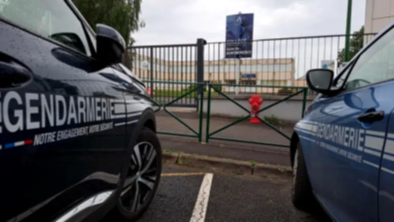 Aisne : 300 personnes aux obsèques de Chloé, tuée sur le chemin du collège