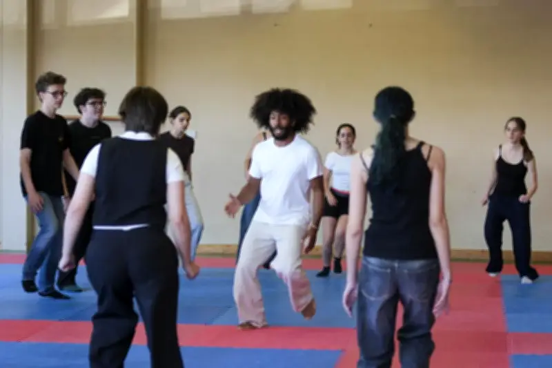 Akciel Régent Gonzalez partage sa passion de la danse avec des lycéens landais