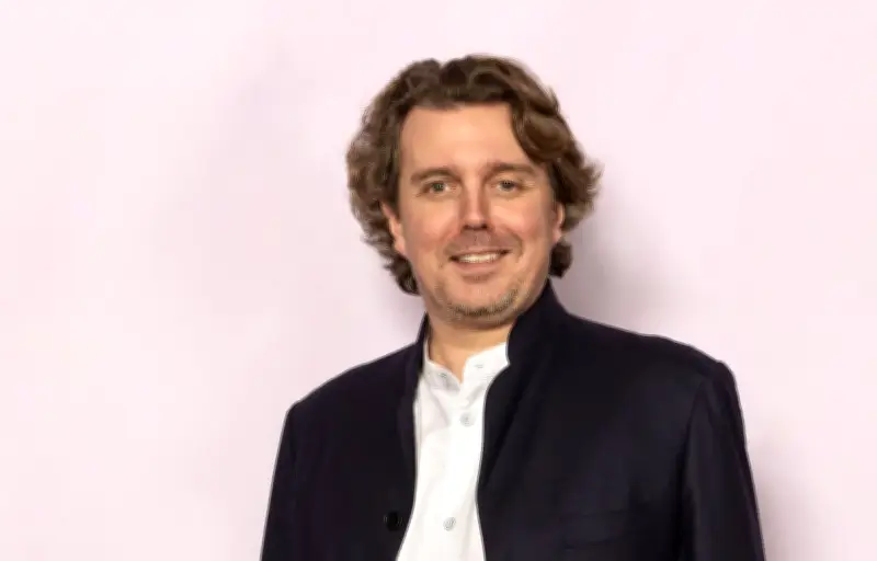 Alex Vizorek, maître de cérémonie des Molières 2025 sur France 2