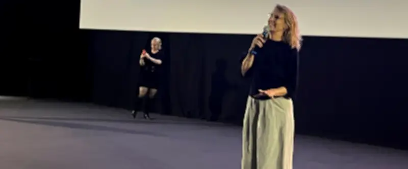 Alexandra Lamy présente « Pour le plaisir » à Alès devant un public conquis