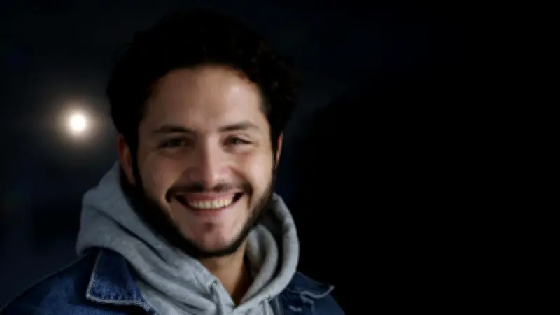 Alexandre Kominek : son spectacle "Bâtard sensible" diffusé sur Canal+