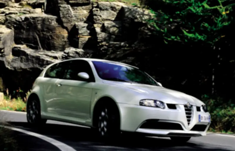 Alfa Romeo confirme une nouvelle compacte abordable, héritière de la 147