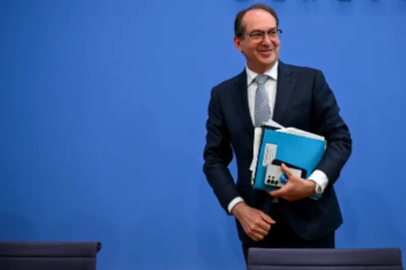 Allemagne : sirènes, lits de camp et crédits illimités pour se préparer à la guerre