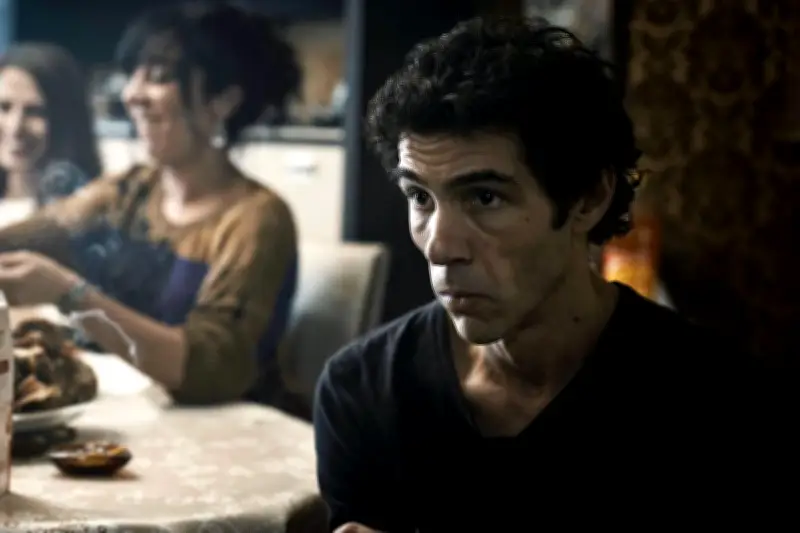 « Alpha » de Julia Ducournau : une fable fantastique entre trauma et addiction