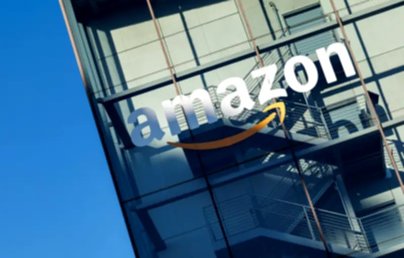 Amazon investit 15 milliards d'euros en France et crée 7 000 emplois