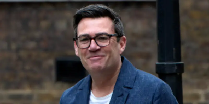 Andy Burnham, favori pour défier Keir Starmer au Royaume-Uni